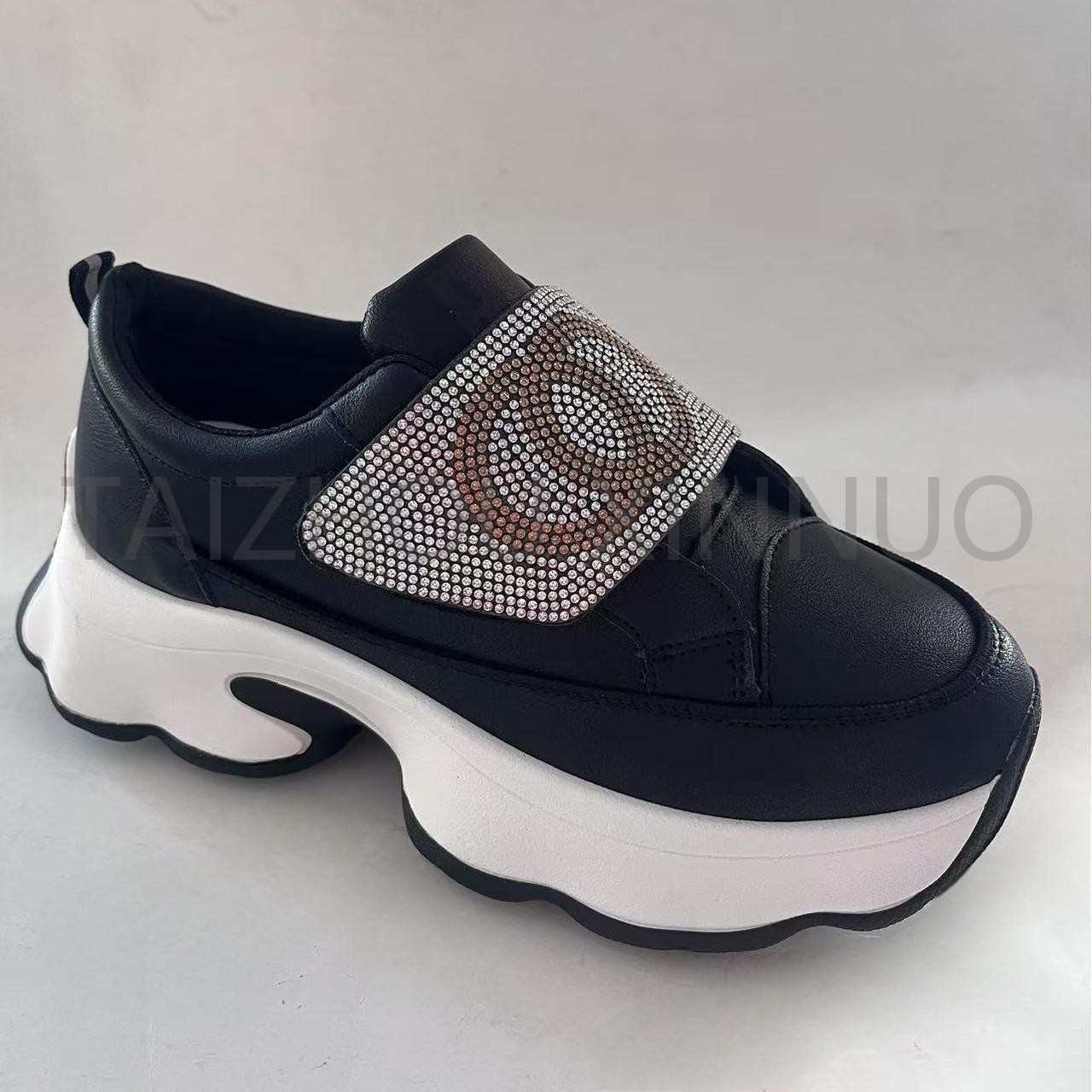 FOR WOMEN FASHION  LADIES SNEAKERS XN-W117